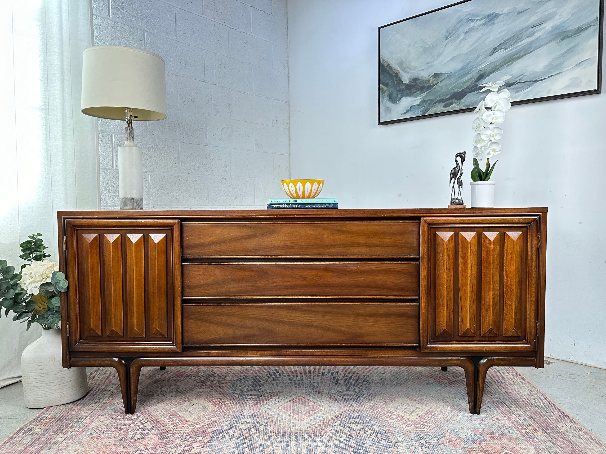 Modern lowboy dresser discount